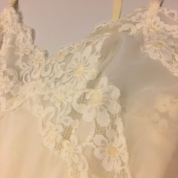 Vintage 60s 70s White Lace Daisy Full Slip  Anti Cling Crepe Sexy Slip Dress  (1 - Picture 9 of 14